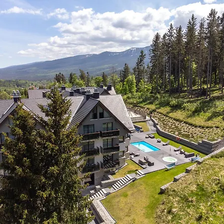 Lägenhetshotell Czarny Kamien & 4*