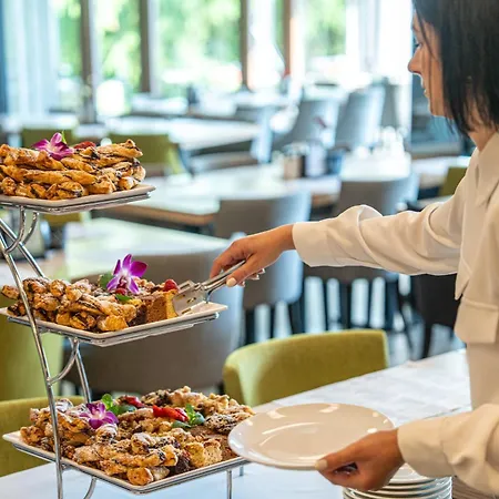 Apartahotel Czarny Kamien &