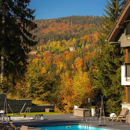 Czarny Kamien & Apart-hotel 3*