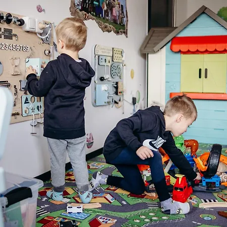 Czarny Kamien & מלון דירות שצ'קלארסקה פוראובה